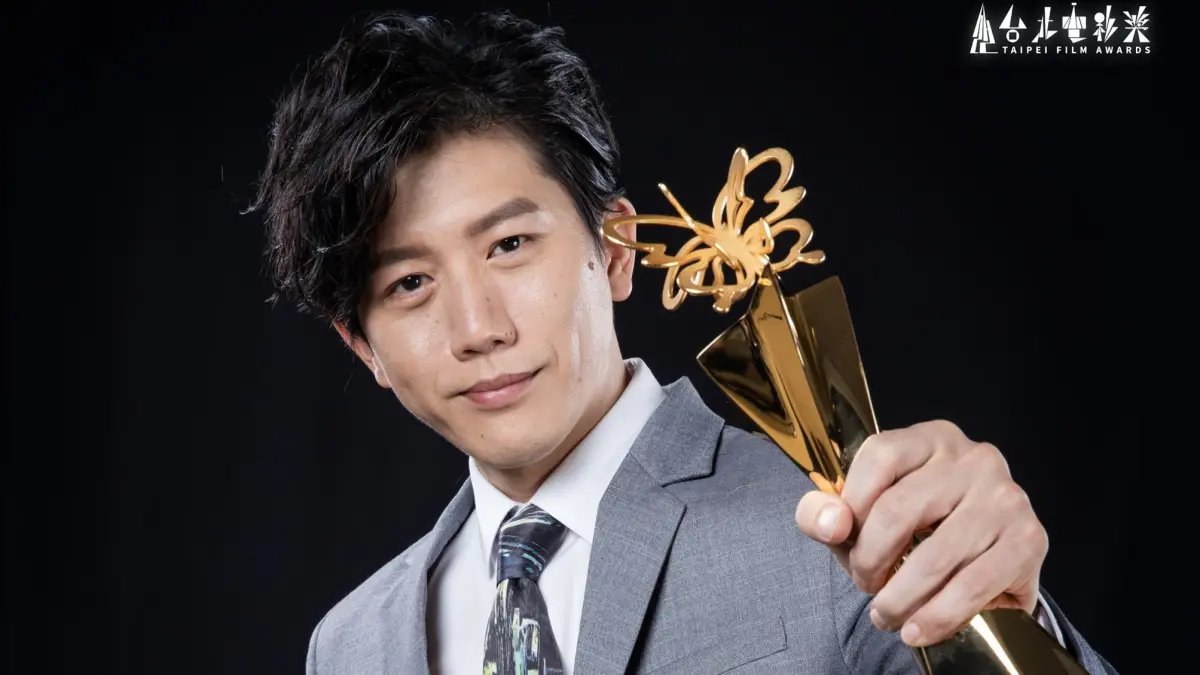 ▲金馬影帝莫子儀無懼風險，在六四36週年轉發天安門經典照，悼念歷史、守護記憶，被讚是「最有勇氣的演員」。（圖／莫子儀臉書）