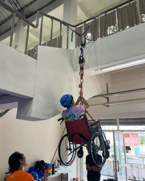 ▲清華大學適應體育運動會透過運動促進特殊生與一般生互動,提升彼此理解與接納,並為師長搭建溝通橋梁,共創友善學習環境。(圖/清華大學提供) ▲清華大學適應體育運動會透過運動促進特殊生與一般生互動,提升彼此理解與接納,並為師長搭建溝通橋梁,共創友善學習環境。(圖/清華大學提供)