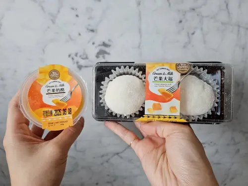 ▲新品We Sweet芒果奶酪（左）、芒果大福（右），濃縮夏季芒果馥郁氣息。（圖／全聯提供）