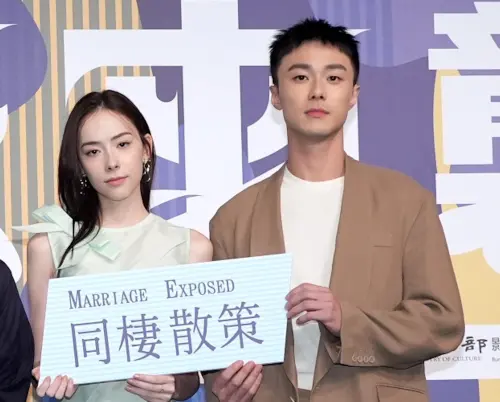 ▲施柏宇（右）與林奕嵐在《同棲散策》扮演一對，會有親熱場面。（圖／記者嚴俊強攝）