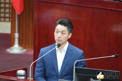 北市電動公車起火!蔣萬安只關心「議員索資」 簡舒培爆氣狂轟