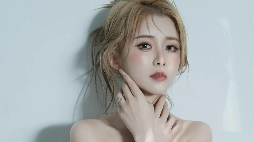 ▲網紅「饅頭媽」林榆芯（如圖）過去曾當過第三者並向正宮致歉，日前再度遭爆料介入他人關係，對此，她今（6）日發聲明否認是第三者，強調並無知情也無意介入。（圖／翻攝自IVANSU 攝影工作室IG）