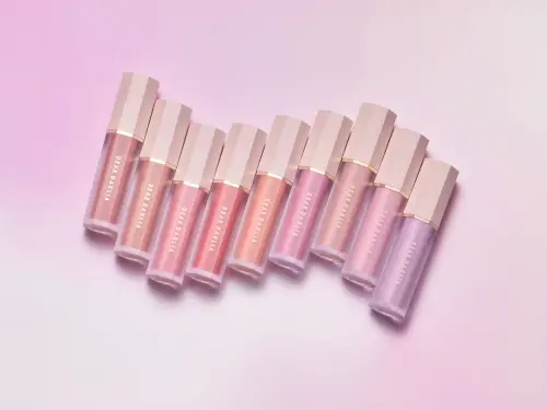 ▲DEAR DAHLIA花瓣液體腮紅多次榮登韓國Olive Young腮紅榜首，熱賣超過100萬支，6/20即將正式登台。（圖／DEAR DAHLIA提供）