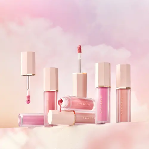 ▲6/20 起康是美獨家開賣！限定「花瓣液體腮紅迷你組合」同步登場，共推出六款人氣色號。（圖／DEAR DAHLIA提供）