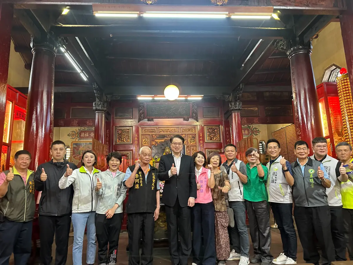 ▲林右昌今除了前往帝君廟外，也前往花蓮有數個私下拜會行程。（圖／民進黨提供）