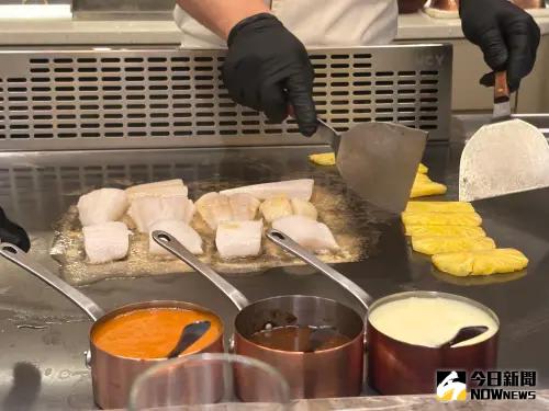 樂葵夏季新菜「盛夏海岸」登場 主打高端味蕾體驗 ▲樂葵夏季新菜「盛夏海岸」登場,結合法式料理工藝與鐵板香煎技術,打造一場充滿熱帶氣息的味覺盛宴。(圖/記者金武鳳攝,2025.6.6)