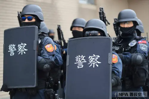 巷仔內／615警察節放假！內政部背書　藍白《紀念日條例》修對了

