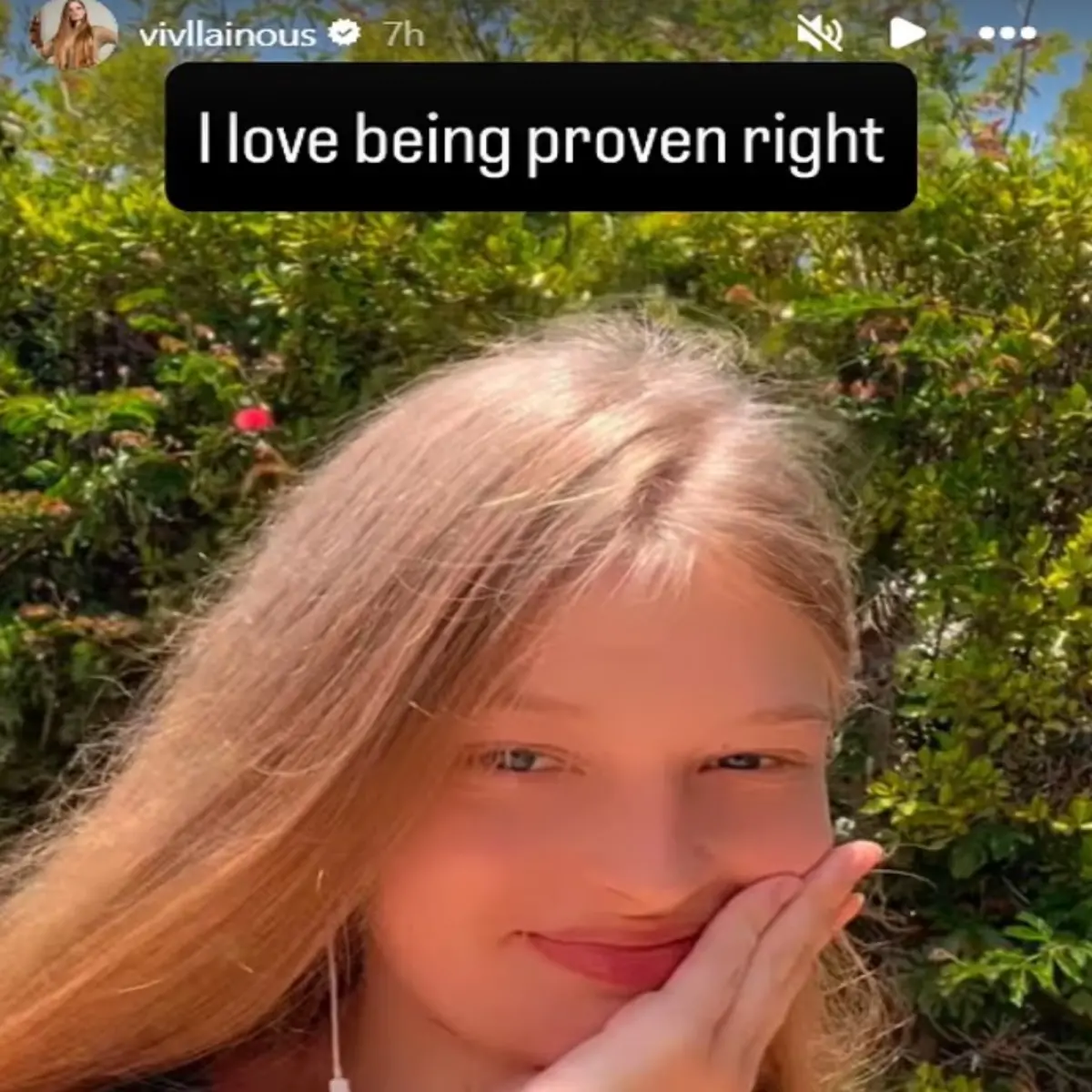 ▲馬斯克與第一任妻子生的跨性別女兒薇薇安，在馬斯克與川普公開鬧翻當天，在社群網站上發表貼文，被認為是在暗諷這位已多年未曾接觸的生父。（圖／翻攝自每日郵報）