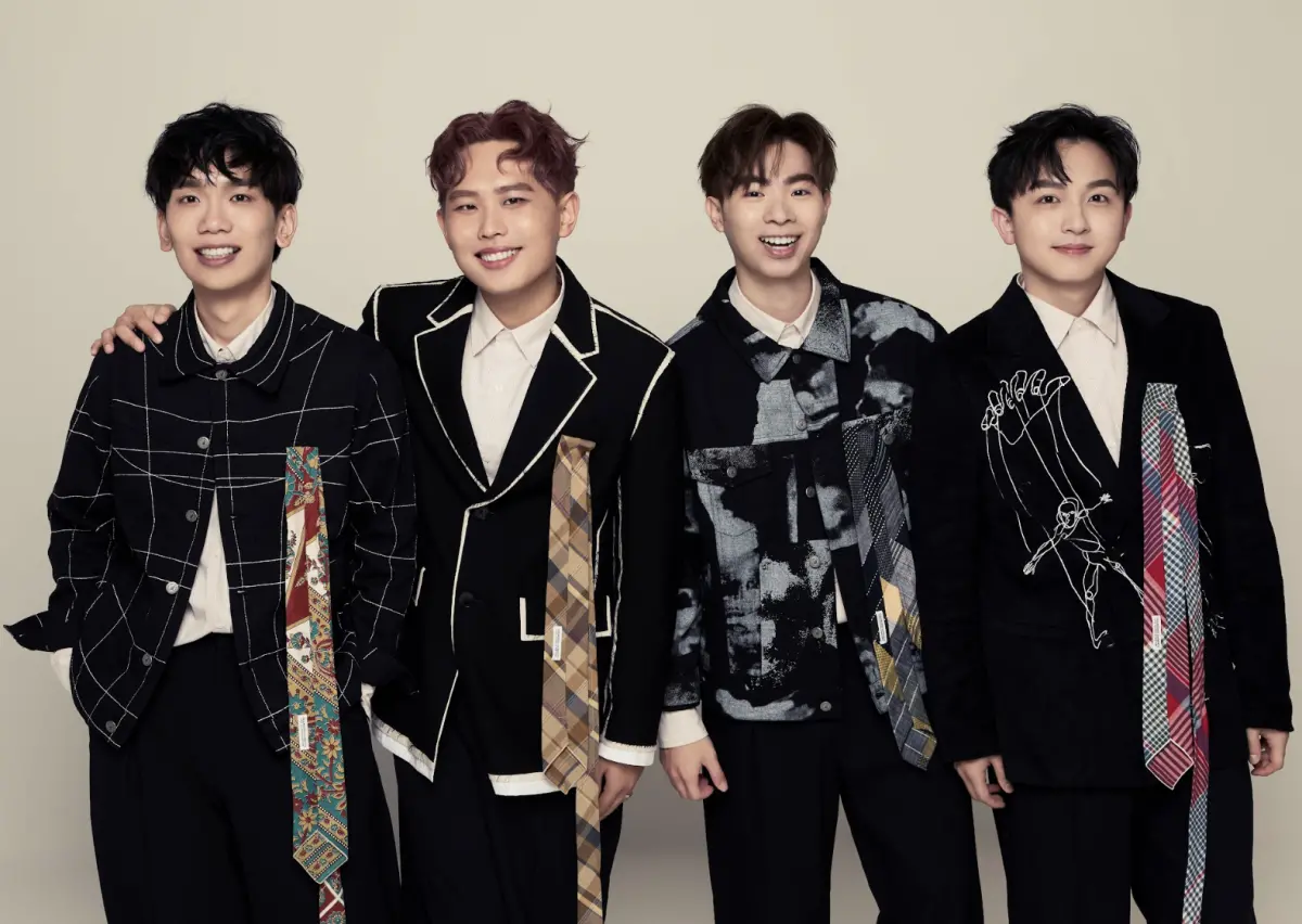 ▲理想混蛋今年11月要初次在台北小巨蛋開唱，門票明（7）日下午13:00在KKTIX 售票系統開賣，4個人這陣子分別待在歐洲與亞洲的4個不同地方一起催票，呼籲粉絲要記得上網拚手速。（圖／何樂音樂提供）