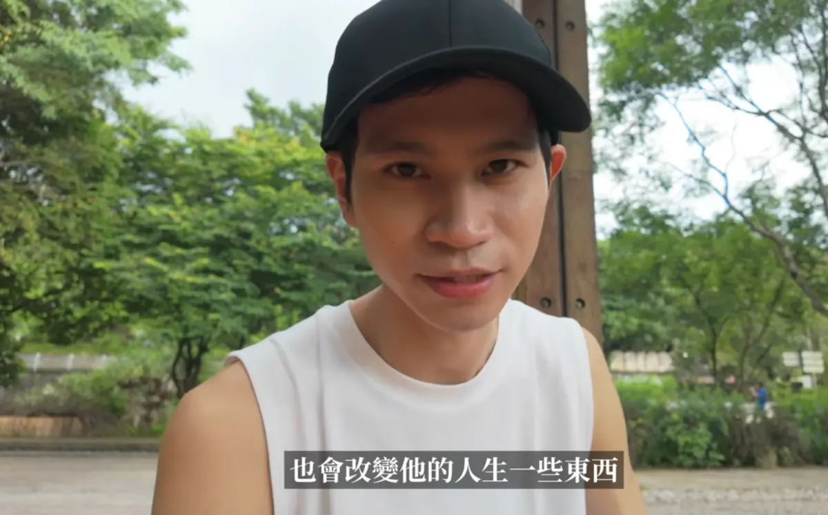 ▲Andy（如圖）今年3月以來與昔日情人家寧撕破臉，被爆新對象正是經紀人、知名媒體人李郁涵，且創辦的品牌爆出販售動物皮毛、高價販售等爭議。（圖／翻攝自Andy老師YouTube）