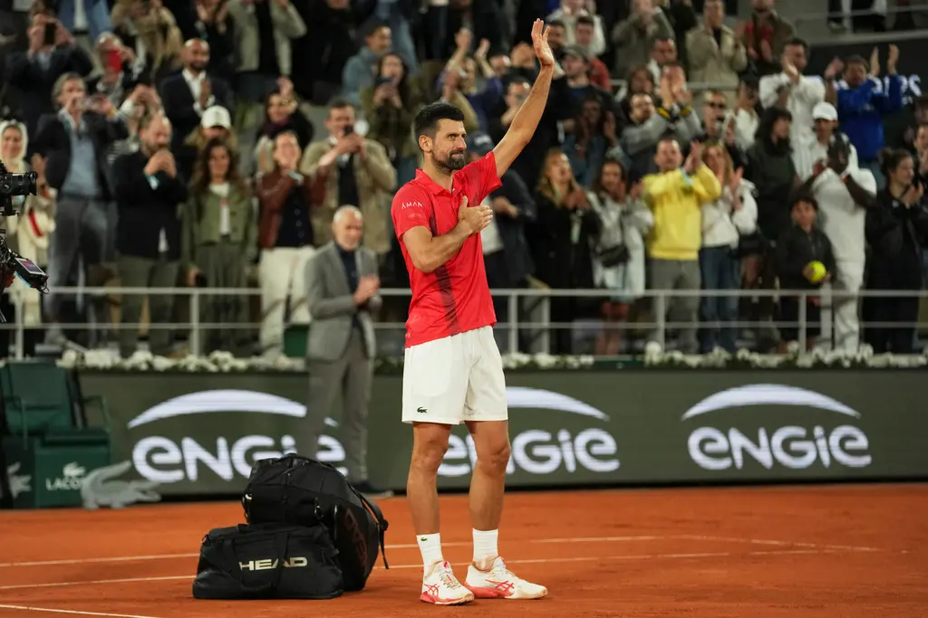Novak Djokovic法網生涯最終戰？離場前觸摸紅土 本人曝未來計畫