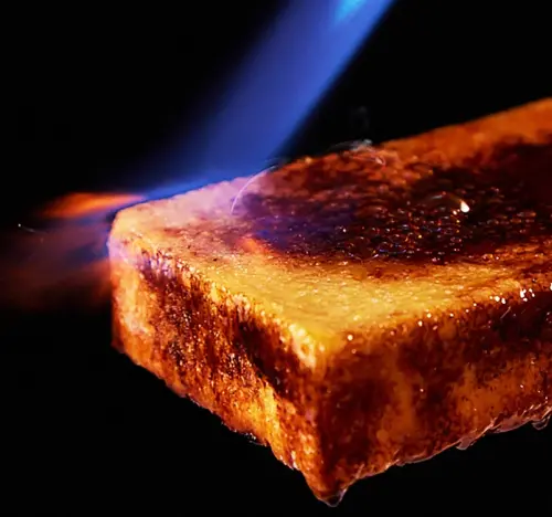 承繼這款焦糖起司蛋糕製作工序內分別要上2次糖、3次反覆的燒跟烤。(圖/翻攝承繼臉書粉專) ▲承繼這款焦糖起司蛋糕製作工序內分別要上2次糖、3次反覆的燒跟烤。(圖/翻攝承繼臉書粉專)