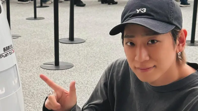 ▲日本星達拓娛樂旗下男團NEWS的小山慶一郎（如圖），昨（6）日證實老婆、AAA樂團主唱宇野實彩子產下一子，女方感動的在社群寫下，「這比我的生命更珍貴。」（圖／小山慶一郎IG）