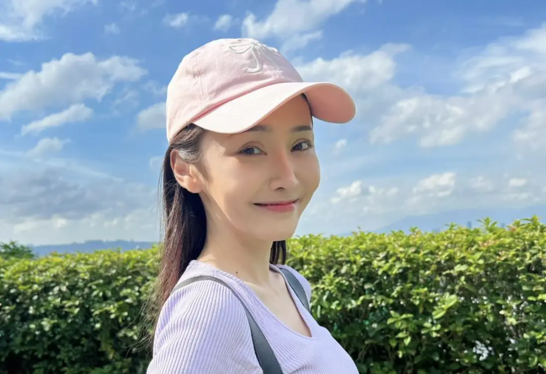 ▲藝人陳子玄（如圖）前曬出與導播老公江國瑋放閃照，卻遭網友留言酸「前夫陳麒凱比較帥」，她氣回「不喜歡請繞道」，直問這種比較心態到底從何而來。（圖／陳子玄臉書）