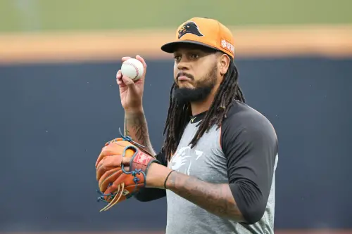 ▲統一獅洋投飛力獅為了找尋手指破皮的解方,首度嘗試指甲光療。(圖/統一獅提供) ▲統一獅洋投飛力獅為了找尋手指破皮的解方,首度嘗試指甲光療。(圖/統一獅提供)