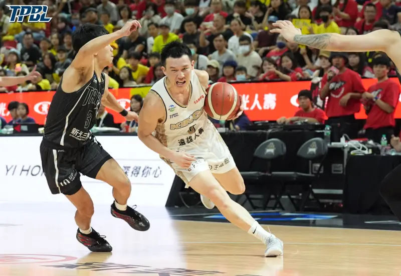 ▲新北國王對決臺北台新戰神的比賽，系列賽陷入0：3落後的情況下，戰神此役在主場打出不錯的表現，不過末節在國王加強防守強度後，前面累積的優勢蕩然無存，最終以93：101落敗，系列賽0：4遭到橫掃淘汰。（圖／TPBL提供）