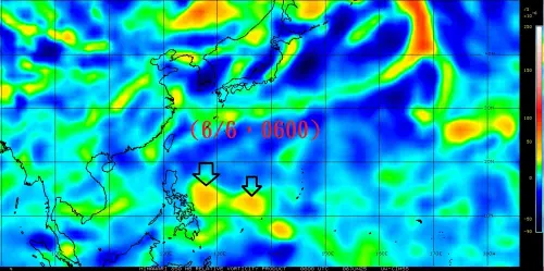 南海、菲律賓一帶在2天前,出現2個相對明顯的「正渦度中心」。(圖/鄭明典臉書) ▲南海、菲律賓一帶在2天前,出現2個相對明顯的「正渦度中心」。(圖/鄭明典臉書)