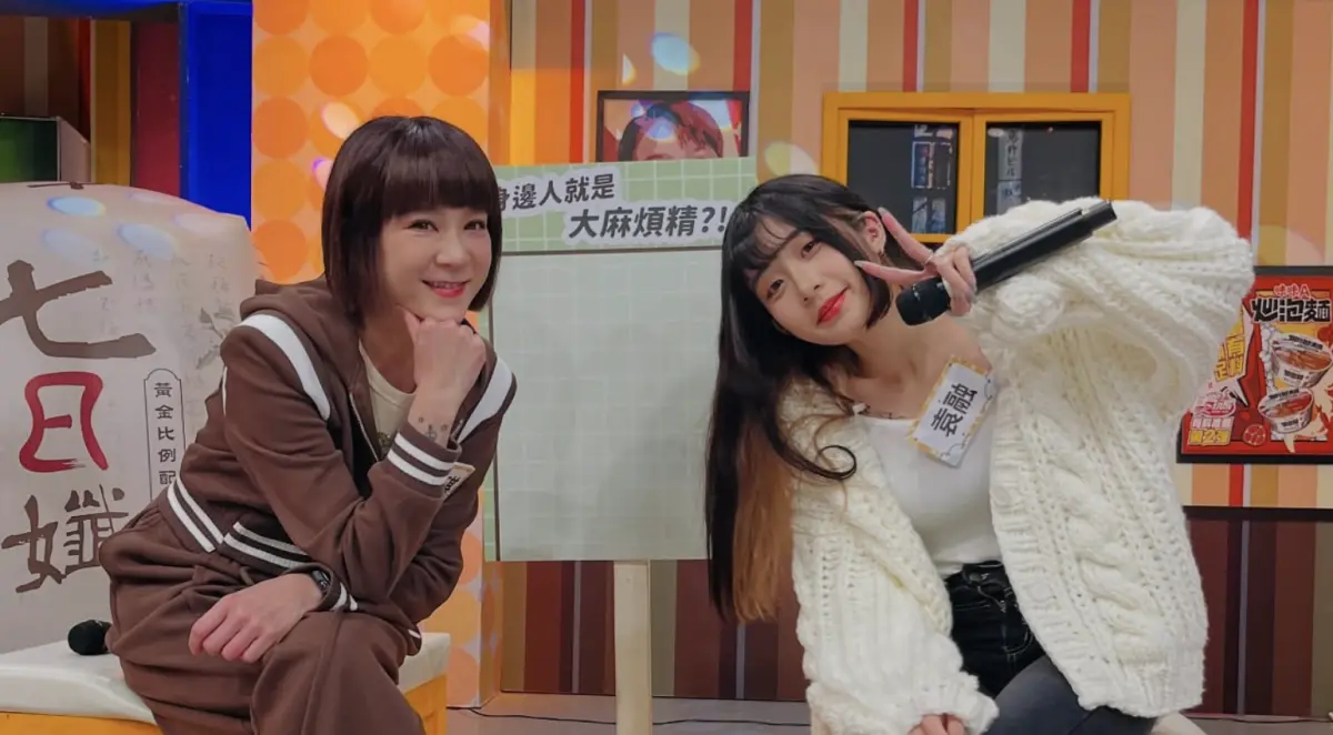 ▲陸元琪（左）之前和女兒袁融聊天時，提到結婚牽著爸爸的手走紅毯，袁融感嘆等她嫁人時，爸爸袁惟仁可能還是沒辦法牽著她。（圖／翻攝自陸元琪臉書）