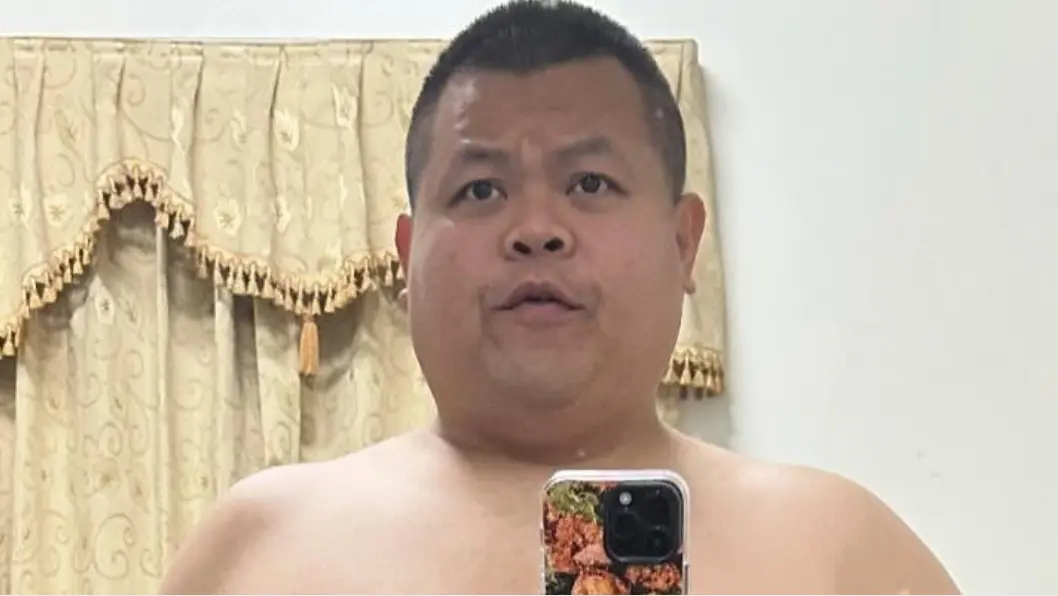 ▲百萬YouTuber大蛇丸（如圖）近日遭不明人士盜取照片詐騙，偽造各種個人資料，卻唯獨「體重」一項是真實的，讓他不禁自嘲：「為什麼體重不騙一下！」（圖／翻攝自大蛇丸臉書）