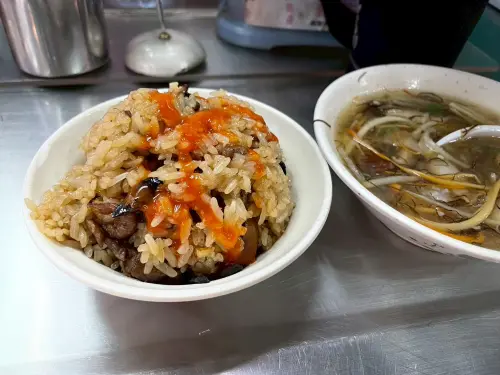 吳記螃蟹羹 基隆廟口吳記螃蟹羹 螃蟹羹 油飯(圖/記者陳雅雲攝) ▲吳記螃蟹羹 基隆廟口吳記螃蟹羹 螃蟹羹 油飯(圖/記者陳雅雲攝)