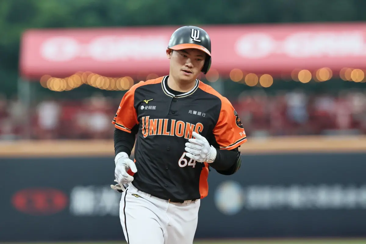 ▲統一獅當家二壘手林靖凱，上周守備時「左膝半月板破裂」，已完成手術開刀，將面臨長達6個月復健期，本季又提早報銷。他在上周受訪時，還曾表達對今年明星賽跟江坤宇睽違2年合體「平鎮黃金二游」的期待，如今也再度夢碎。（圖／統一獅提供）