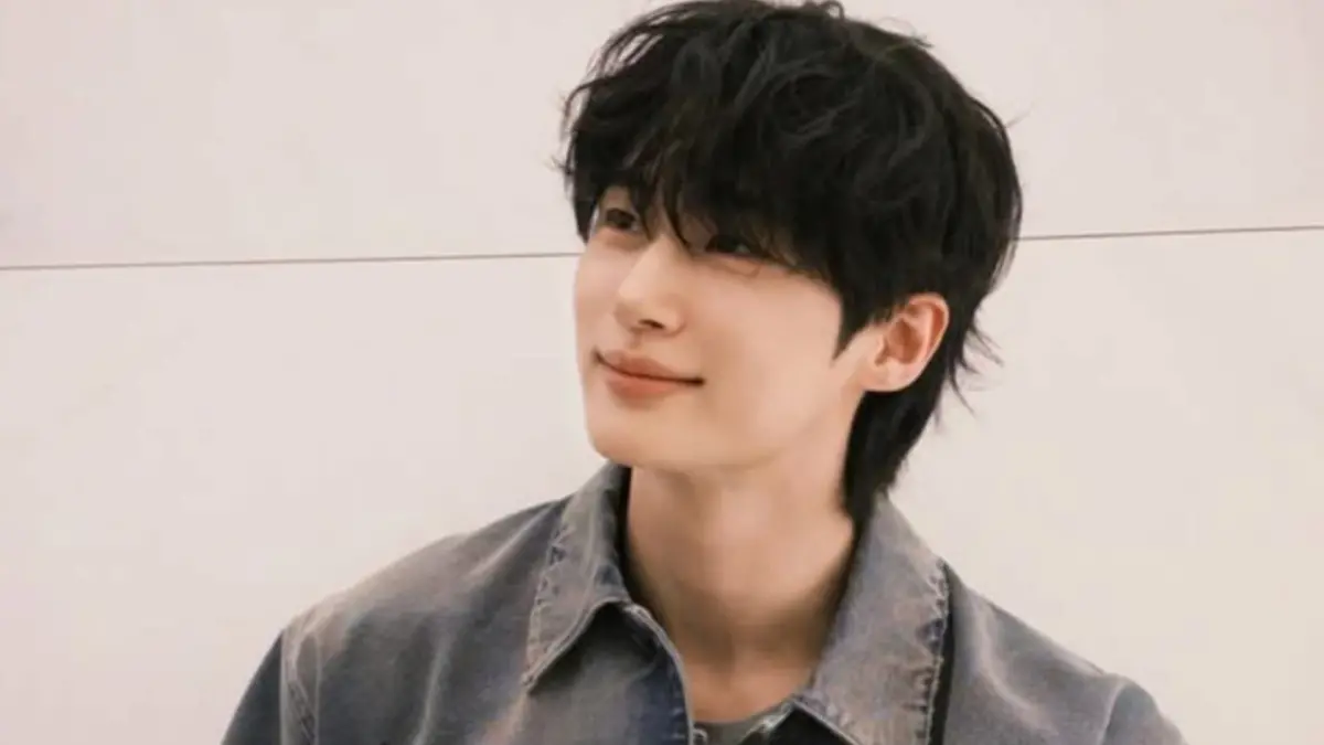 ▲韓國男星邊佑錫近日成為韓國香氛品牌TAMBURINS的代言人，而他已濕髮造型、裸色厚唇的廣告概念片也隨之曝光，許多粉絲看完紛紛表示，「實在太性感」。（圖／tamburinsofficial IG）