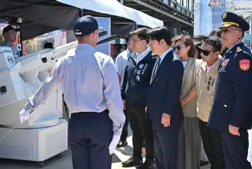 ▲總統賴清德到場瞭解海洋委員會海巡署增加艦艇能量及提升立體偵蒐能力等設備。(圖／海洋委員會海巡署提供)