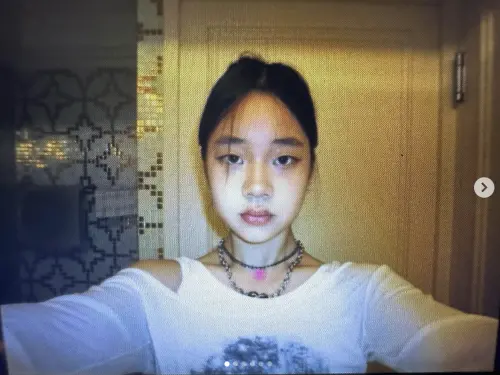 ▲徐老三上傳自拍照，五官表情和小S一模一樣。（圖／許老三IG）