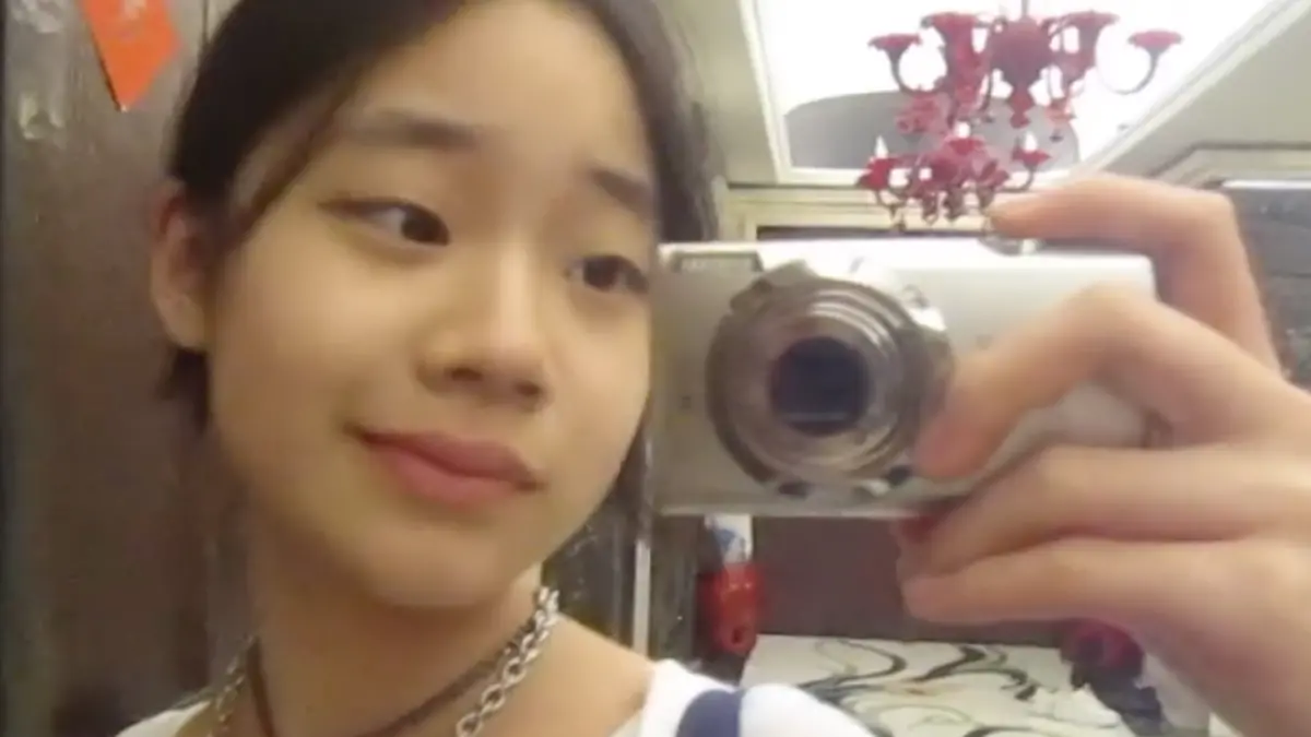 ▲女星小S的小女兒許老三（許曦恩，如圖）今（8）日在社群上傳一系列照片，可以看見她從輪廓到眼神都跟媽媽一模一樣，可以說是神複製小S的美貌。（圖／許老三IG）