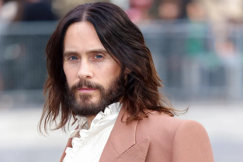 ▲傑瑞德雷托曾以《藥命俱樂部》獲得奧斯卡金像獎最佳男配角，也是「30秒上火星」樂團主唱，更曾扮演過《自殺突擊隊》中的小丑。他被9名女性控告性騷擾與性侵害，其中還包括當時未成年者，有人更被逼著看他的裸體。（圖／美聯社／達志影像）