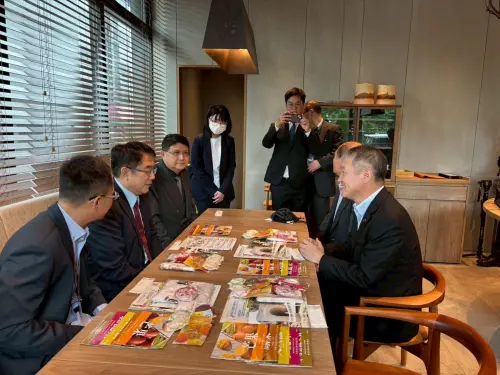 ▲台南市長黃偉哲與北海道議會議長冨原亮會談,黃偉哲也熱情邀請其在今年11月來參加臺南旅展,或明年春天到臺南賞燈,參加臺南國際蘭展。( 圖/台南市政府提供 ) ▲台南市長黃偉哲與北海道議會議長冨原亮會談,黃偉哲也熱情邀請其在今年11月來參加臺南旅展,或明年春天到臺南賞燈,參加臺南國際蘭展。( 圖/台南市政府提供 )