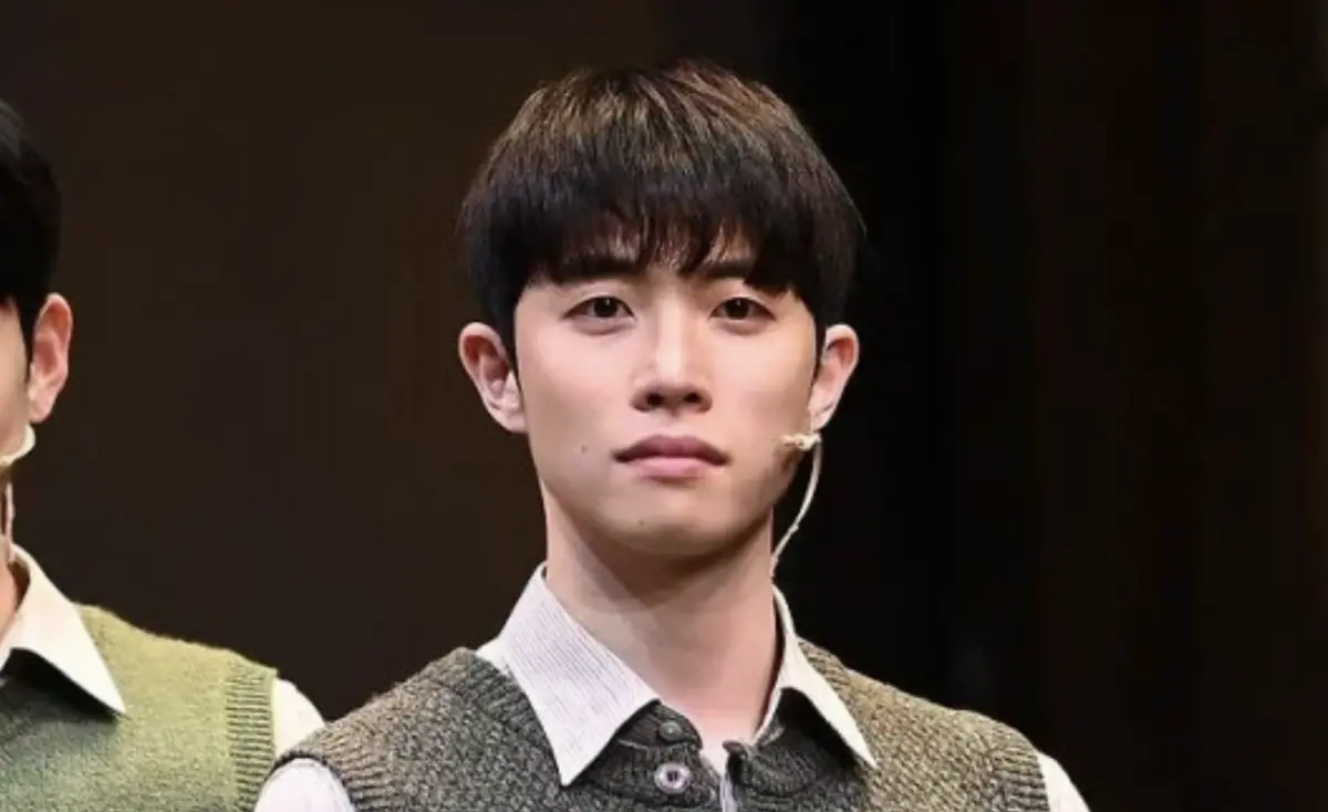 ▲韓星朴竣輝（如圖）近期被未婚妻抓包不倫同劇演員禹真英，穿內褲懺悔的照片更在網上瘋傳，重創其演藝生涯，4作品更接連下車。（圖／NAVER）