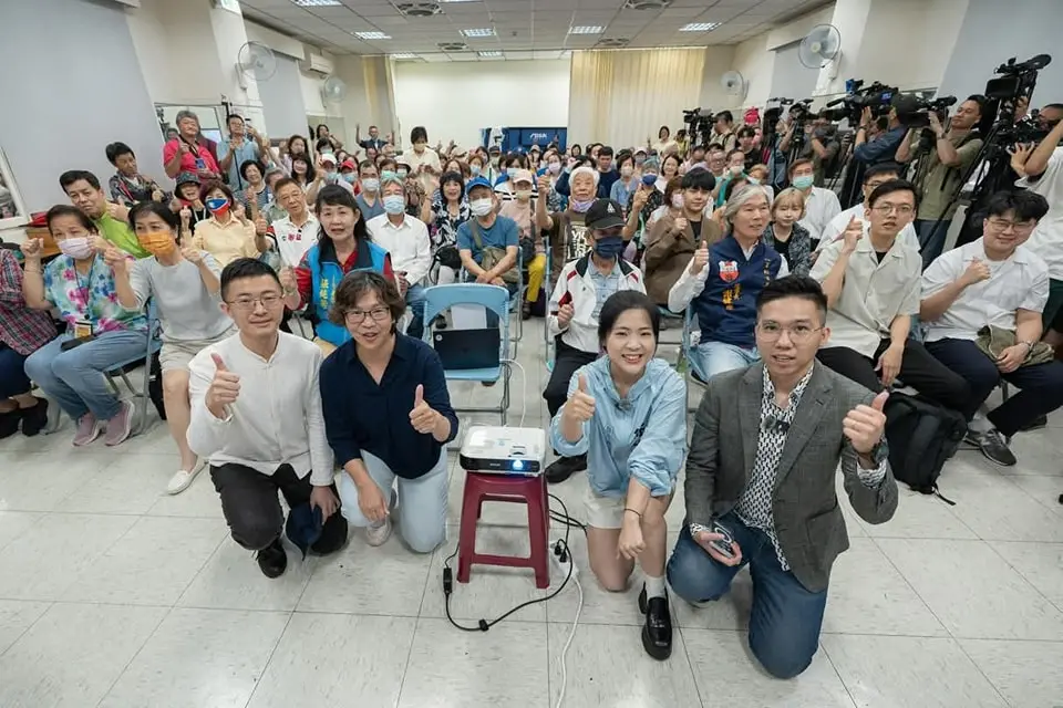 ▲國民黨立委徐巧芯7日舉辦「松信進行式」反罷免活動。（圖／翻攝侯漢廷臉書）