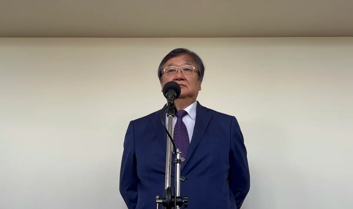 ▲衛福部長邱泰源接受媒體聯訪。（圖／記者張乃文攝）