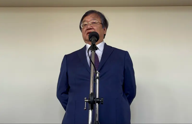 ▲衛福部長邱泰源接受媒體聯訪。（圖／記者張乃文攝）