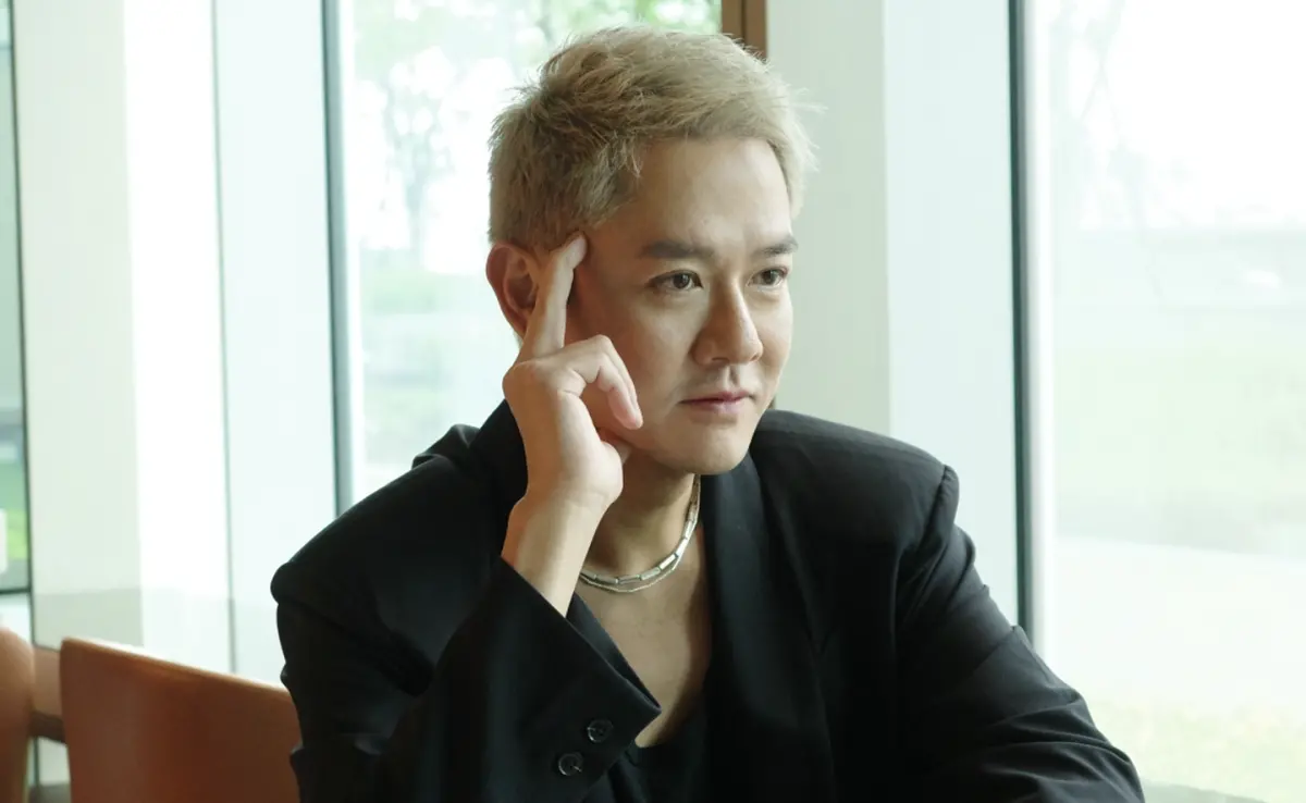 ▲曾幫張學友、劉德華等大咖寫歌的香港歌手藍奕邦（如圖），近日自爆版稅最賺的創作曲，其實是由張衛健演唱的〈身體健康〉，該首歌在疫情時2度爆紅。（圖／Quiet Rebel提供）