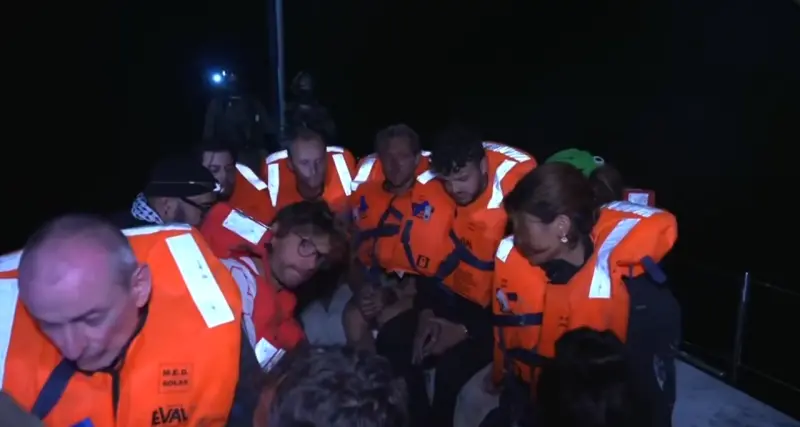 援助船闖加薩遭以色列攔截　「環保少女」童貝里等人遭拘留