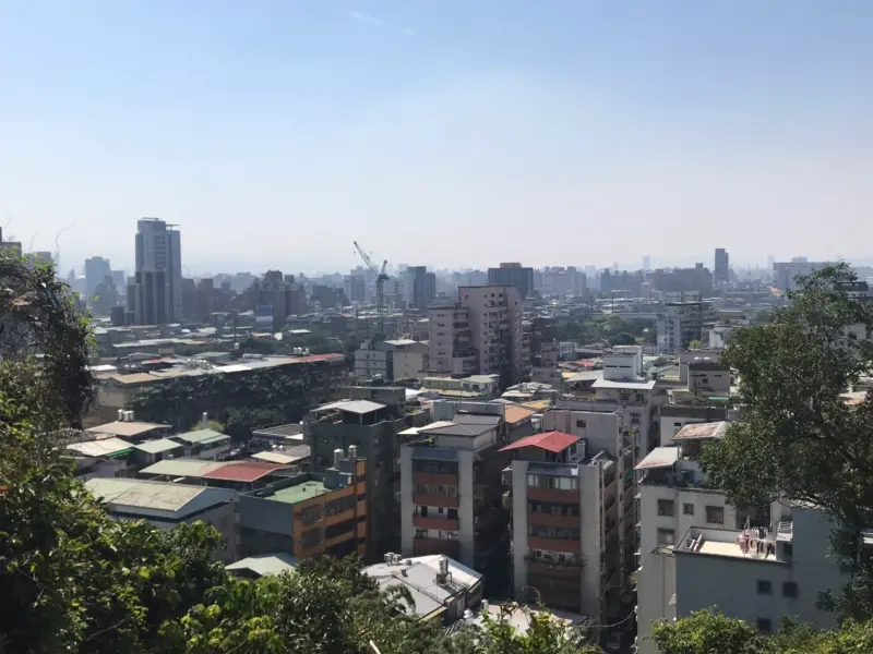 ▲根據台北市建管處資料顯示，台北市核准危老重建計畫共1006案，案件數突破千件寫下新的里程碑，顯示台北市危老方案成功。（圖／信義房屋提供）