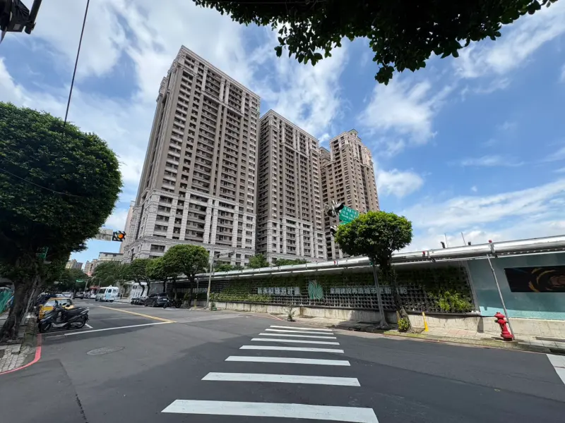 ▲新北市永和大陳社區都更案單元3日前開工，預計將新建為三棟33~35層住宅，以及一棟市場與商辦共構之大樓。（圖／信義房屋）