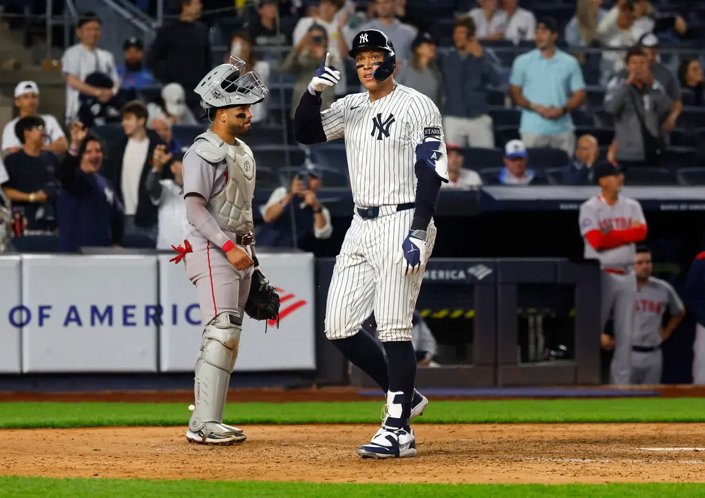 ▲基襪大戰第3戰，紐約洋基隊球星Aaron Judge，首局從波士頓紅襪隊菜鳥投手Hunter Dobbins手中敲出全壘打。（圖／美聯社／達志影像）