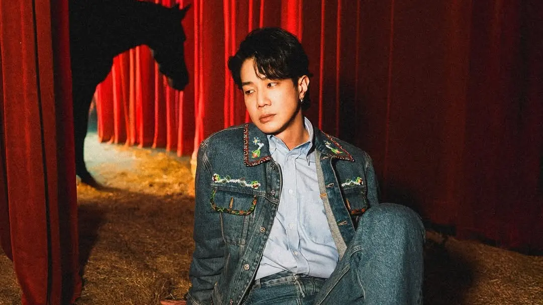 ▲金曲得主、金鐘視帝薛仕凌今（4）日現身新北地檢署，主動自首說明「閃兵案」疑雲，從饒舌歌手跨界主持、演戲，甚至能寫出〈結果咧〉等神曲，就讓讀者跟著《NOWNEWS今日新聞》一起回顧薛仕凌的精彩演藝人生。（圖／翻攝自薛仕凌IG@40hsueh）