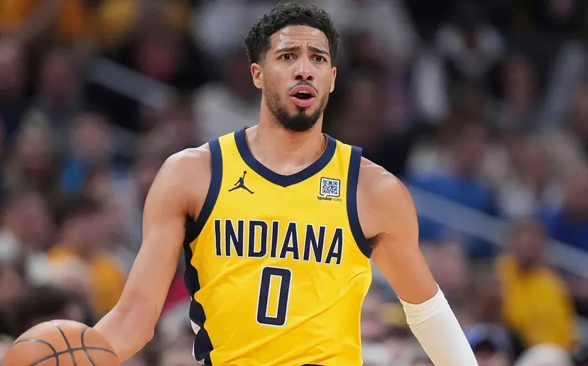 ▲NBA溜馬主控Tyrese Haliburton已完成手術，首度公開亮相。（圖／美聯社／達志影像）