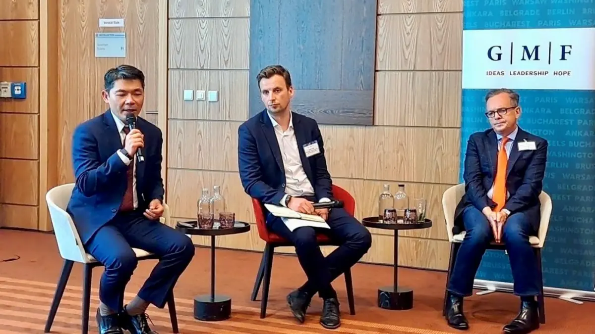 ▲前不分區立法委員、現任華府哈德遜研究所研究員的許毓仁（左）認為，台灣若遭遇衝突，不只是亞洲的危機，而是歐洲的危機。（圖／許毓仁提供）