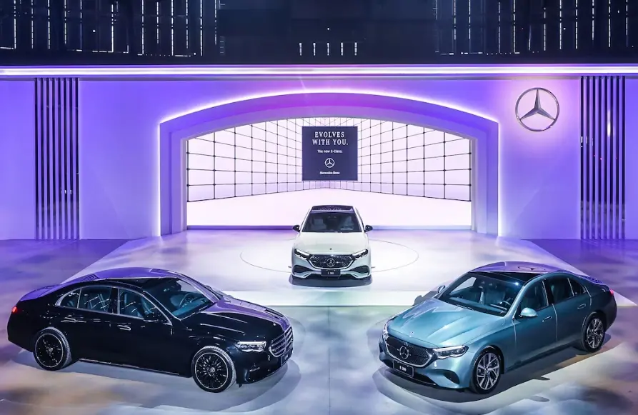 ▲台灣賓士批評若關稅獨厚美國車廠，違反世界貿易組織（WTO）最惠國待遇原則。對此，媒體人「財經網美」胡采蘋表示，「美國跟台灣的情誼是不一樣的」，嗆德國自己去中國設汽車供應鏈，「你拿什麼跟我們講最惠國待遇？」（圖／賓士官網）