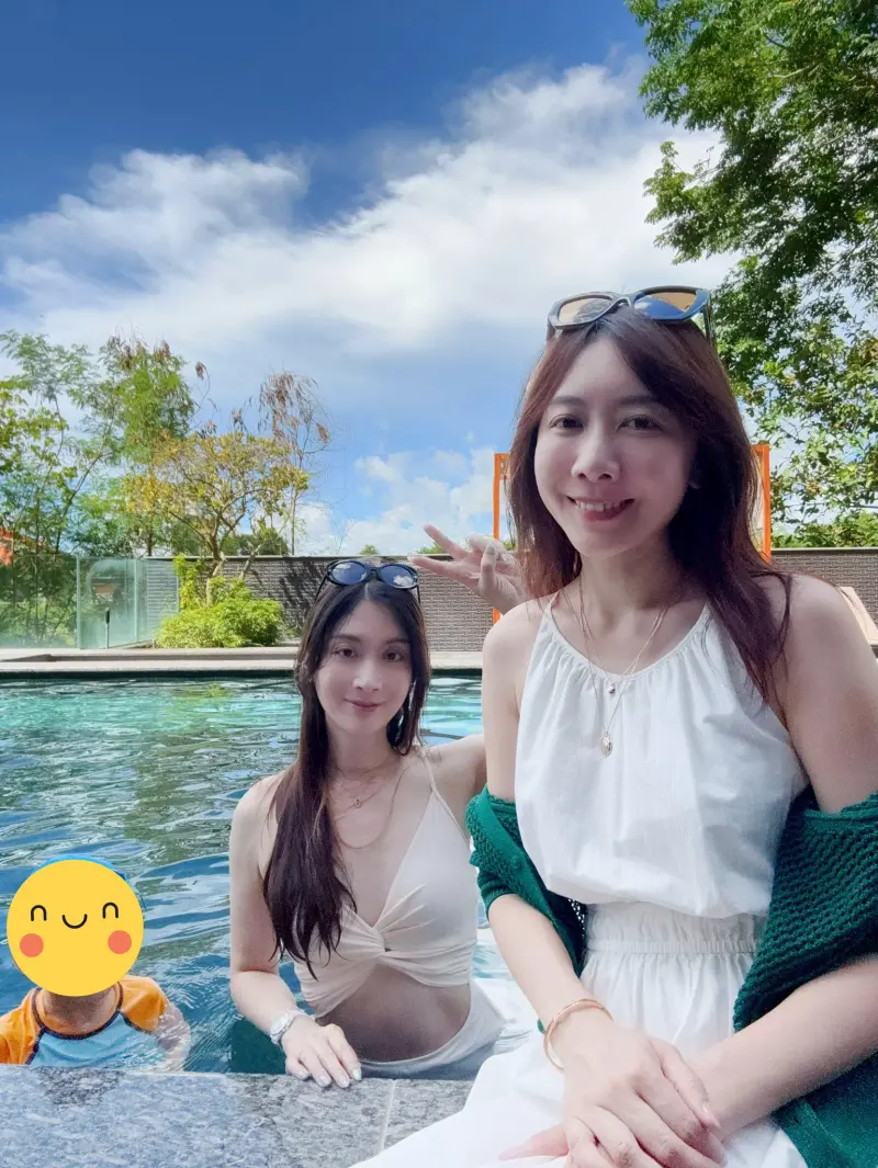 ▲陳漢章(中)說自己現在最大的樂趣就是帶著老婆(右)、小孩出遊。(圖/陳漢章樂檢IG)