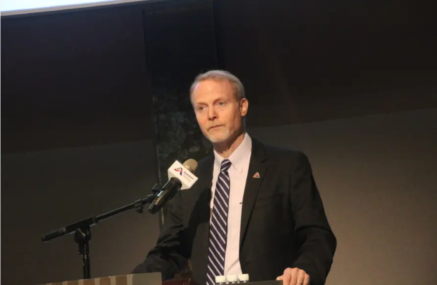 ▲Dan Silver表示，今年初的《2025年商業景氣調查》已經顯示能源成為美國商會成員對於未來1至3年，台灣政府必須要解決最優先問題，這是過去從來沒有發生問題，認為結合新興科技，台灣必須確保相對的電力供應必須跟上腳步。（圖／記者鍾泓良攝影）