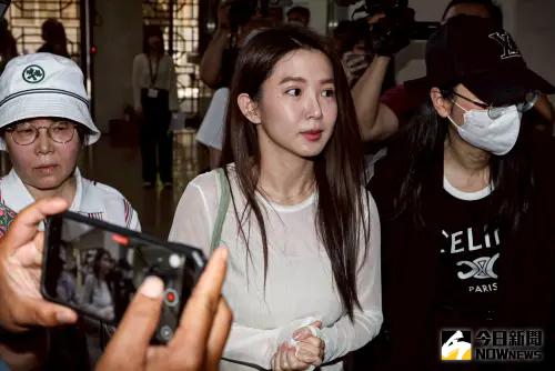 ▲郭書瑤（瑤瑤）現身北檢開庭。（圖／記者朱永強攝）