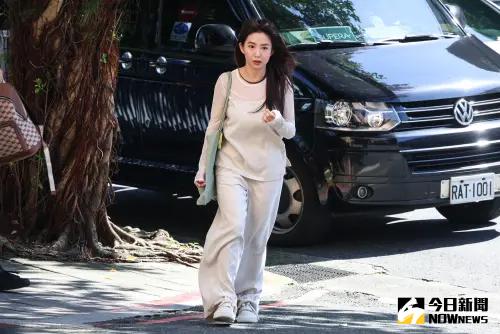 ▲郭書瑤（瑤瑤）現身北檢開庭，據悉是因為個資外露，決定開告，但細節未多做說明。（圖／記者朱永強攝）