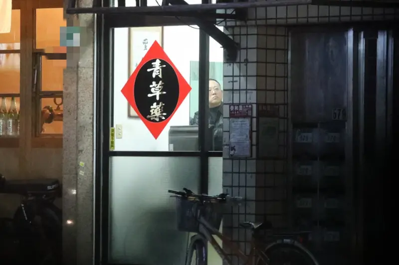▲行政院政委史哲遭踢爆坐公務車去推拿診所。(圖/翻攝自侯漢廷臉書)