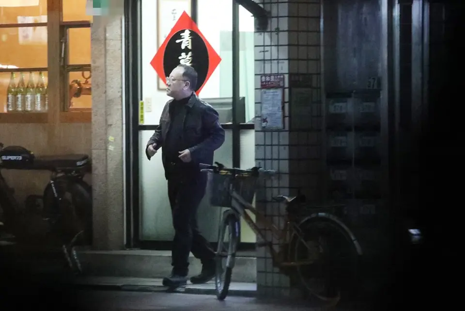 ▲史哲遭踢爆坐公務車去推拿診所。（圖／翻攝自侯漢廷臉書）